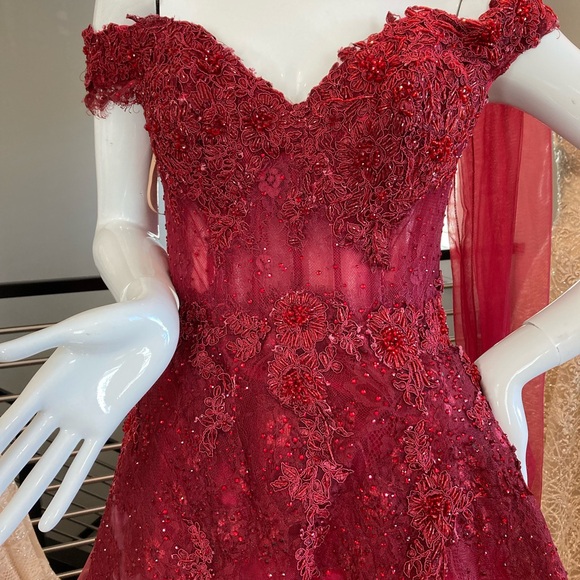 New elegant dress/gown - Picture 5 of 17